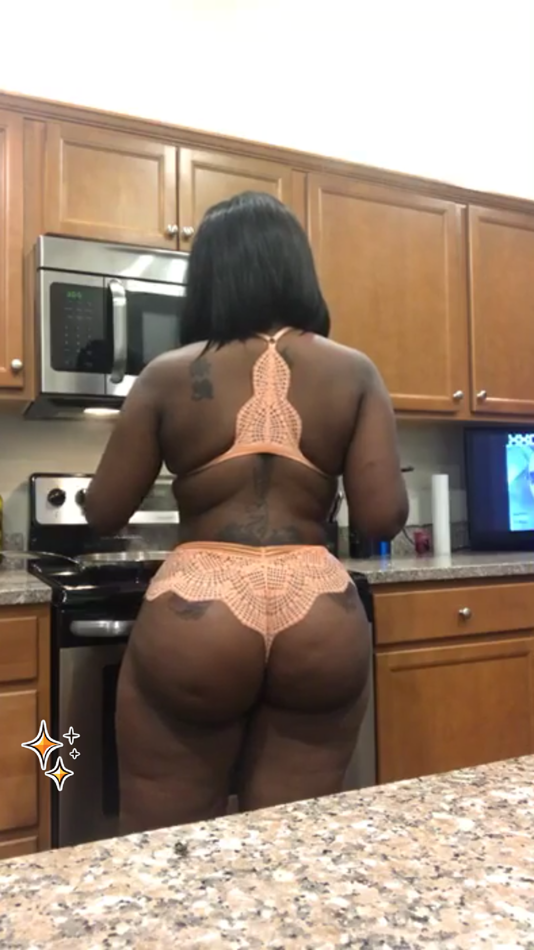 fletchertrowan:  Whatta Body  Sexy pretty thick lady.   :)