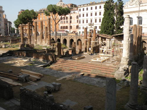 ancientart: The site of Julius Caesar’s assassination: the Theatre of Pompey in Rome