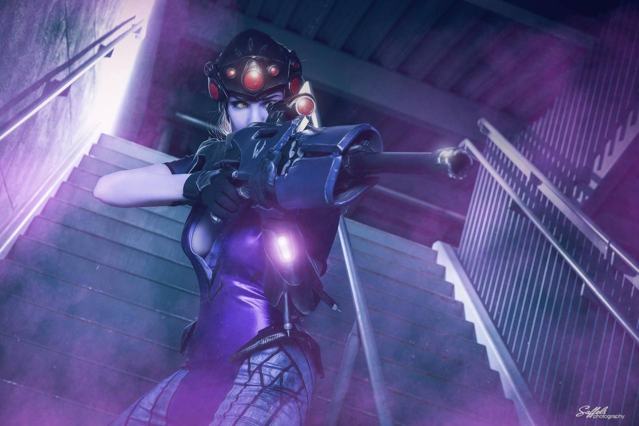 cosplayandgeekstuff:    Reilena Cosplay (USA) as Widowmaker. Photo I by:  JwaiDesign