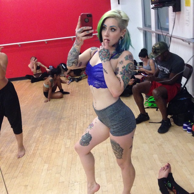 lindseyjenningss:  Straight to the @suicidegirls @sgblackheartburlesque after Playboy