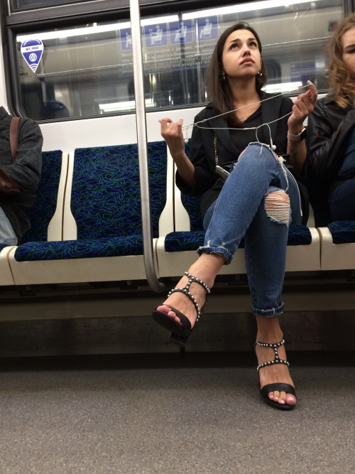 Beautiful lady in metro, hot feet! 