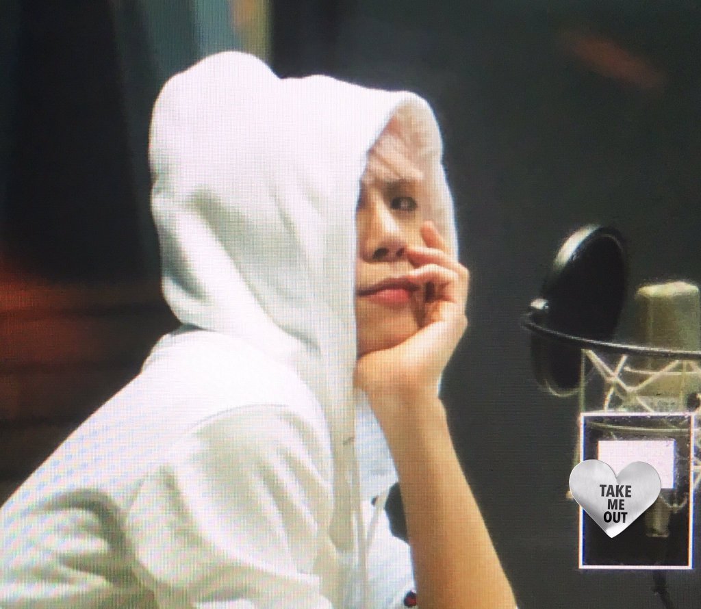fyjjong:   blue night radio (garden studio) ♡ 160526© take me out (do not edit