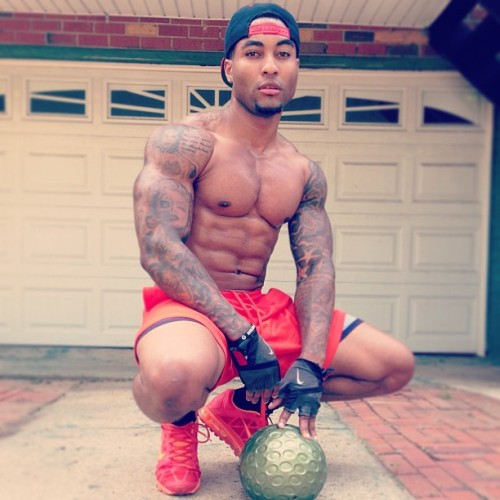 poppasplayground:  Sit, #boy, sit on #SexySaturdays 