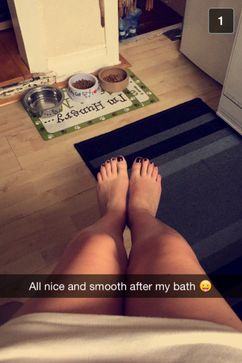 dirtysnapfeet: carnalfeet:  ;)  Yummy