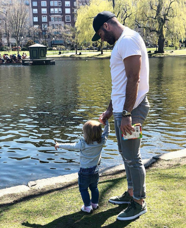 gayjakegyllenhaal:  Julian Edelman and his daughter, Lily (x)edelman11: No lil it’s