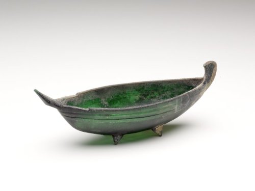 records-of-fortune: Emerald green glass boat, ground from a mould-pressed blank, with wheel-cut band