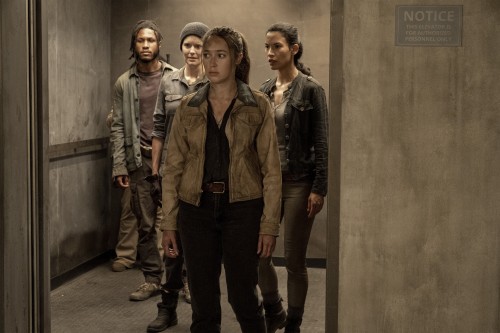 New Fear The Walking Dead stills from Season 6 (via @ffaupdates)