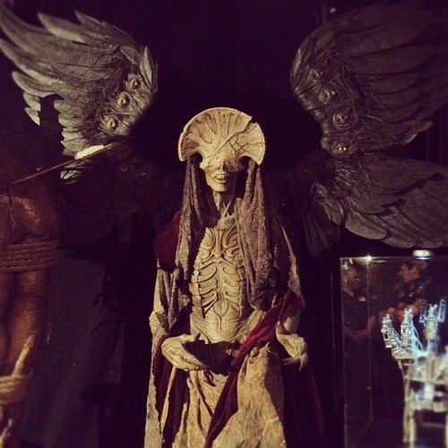 spooky-darth:dduane:reddyrabbit:What angels are apparently supposed to look like.They had 6 wings, c