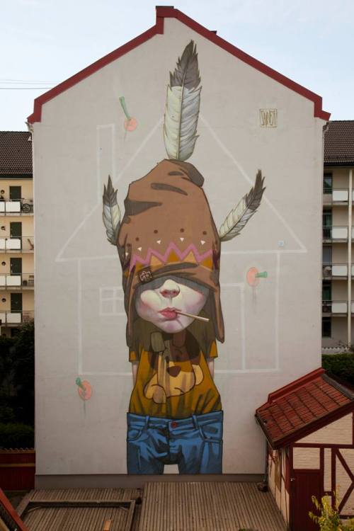 pinuparena:  By Etam Cru