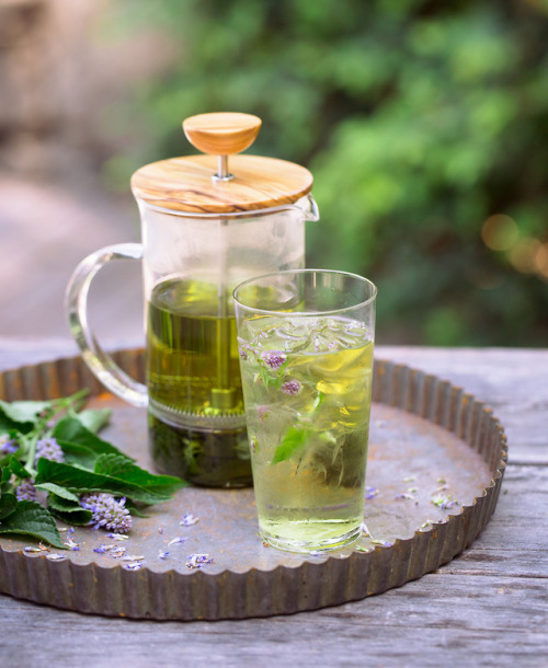 sunsetmag: Grow Your Own Herbal Tea Garden ( Rachel Weill)