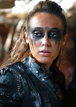 alyciadayumcareys:  before + after “i do trust you, clarke”, “i know how hard that is for you”