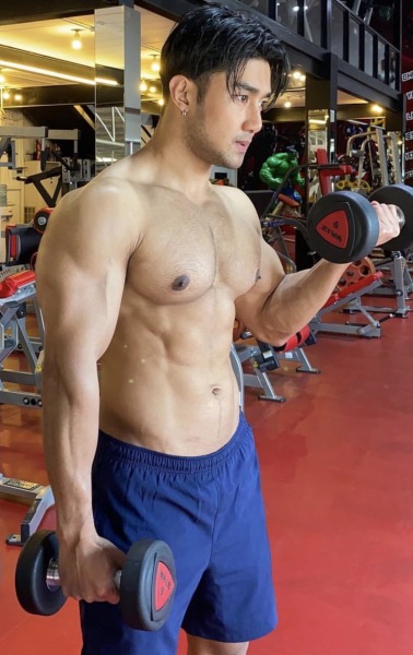 zicoken:乳首の色、胸毛、雄っぱい、どれもいい‼️👍🏼🤩😍🤩