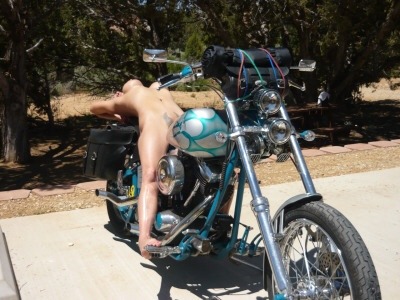 nothinbutbikerbabes:  Submitted by  @ Dirty1on1