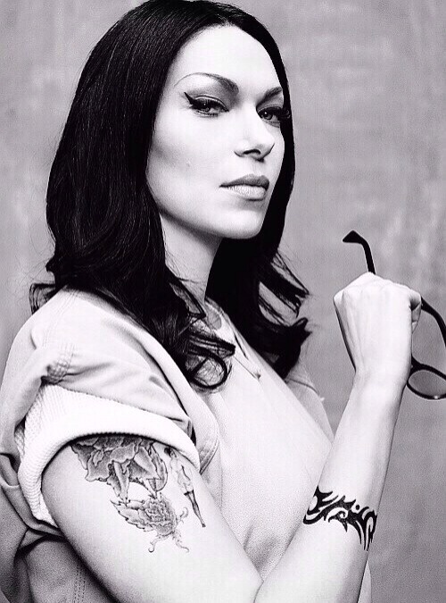 pantlesspizzaparty:  Can we talk about Laura Prepon I mean  Just look At Laura  Fucking