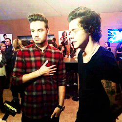  Liam Payne and Harry Styles interview backstage @ X Factor + 
