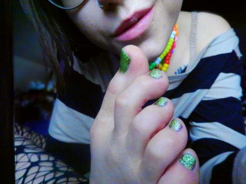 themissarcana:  Glitter toes!