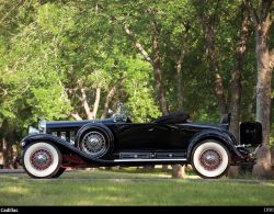 carsontheroad:  Cadillac 1930selected by CarsOnTheRoad