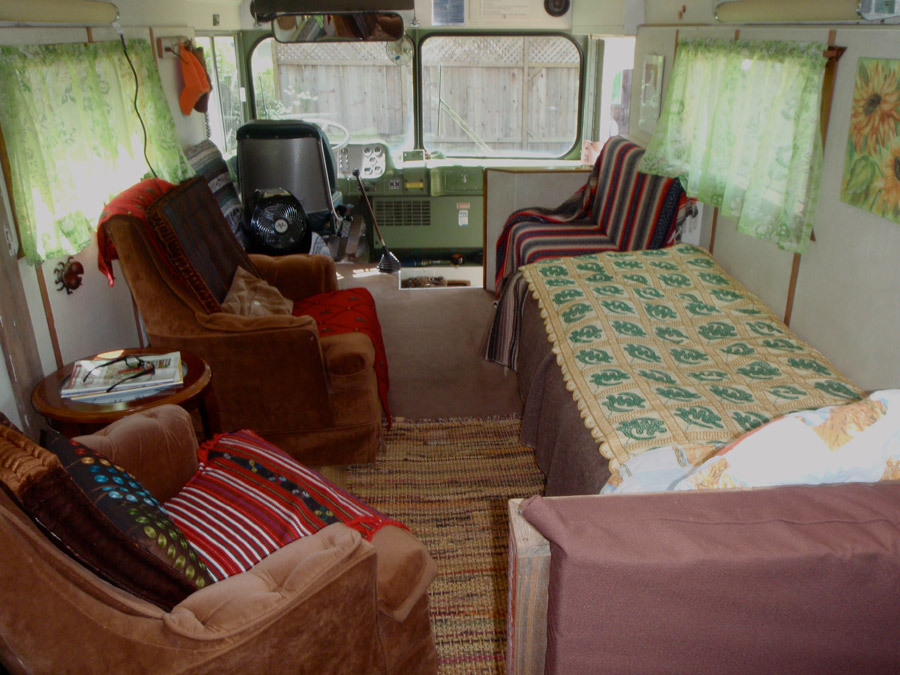 jeremylawson:  Bus converted into a tiny home.