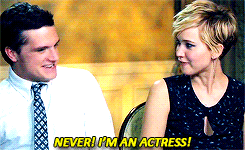 theoldtaylor:  “I read that you [Josh] said that Jen is a very good kisser. And that you gave her 12/10 for kissing.” 