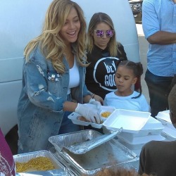 yoncemyname:BEYGOOD serving food in Houston today!