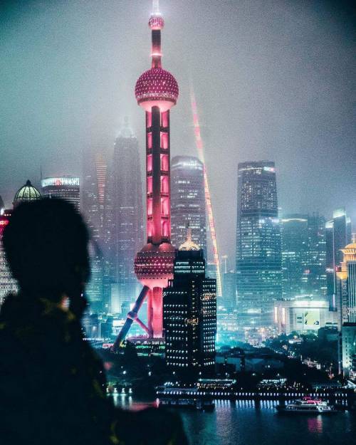 edmisbestmusic:Shanghai 2016 - Jas Davis