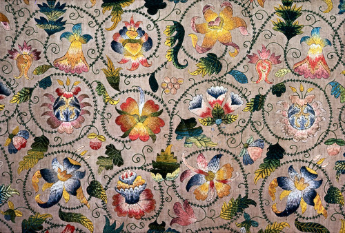 heaveninawildflower:Curtain (early 17th century). English.Silk embroidery on linen.Image and text co