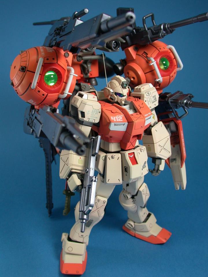 mechaddiction:  Holy crap! Someone kit-bashed a pair of shoulder mounted guns using