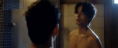 bloomingyouths:Oh he’s hot but a pyscho 