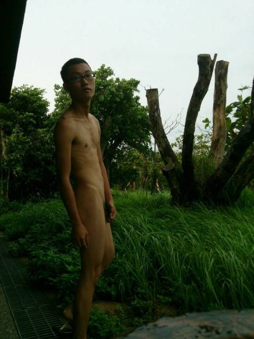gay-asian-sm:  MasterSamual：　SM、エロイ、パイパン、可愛い写真をhttp://gay-asian-sm.tumblr.com/をフォローしてください。 