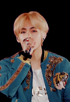 Taehyung Dnalove Yourself World Tour; Japan