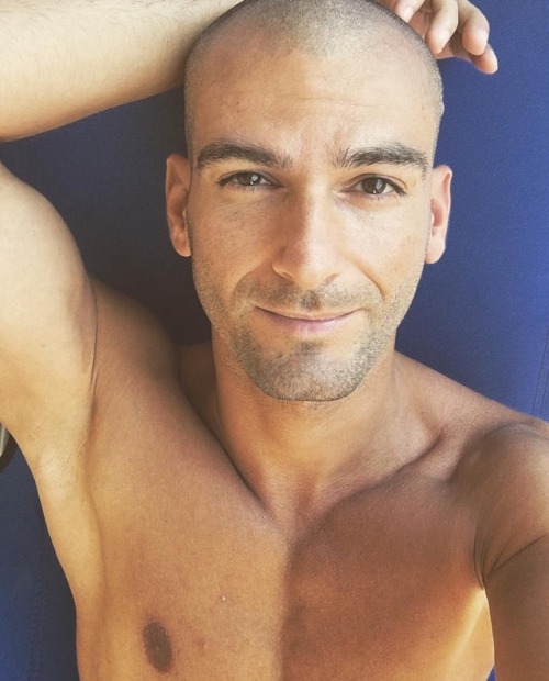 golemiqhui:  creatorart:Sexy Bulgarian gay man on Grindr hot bg boy toy