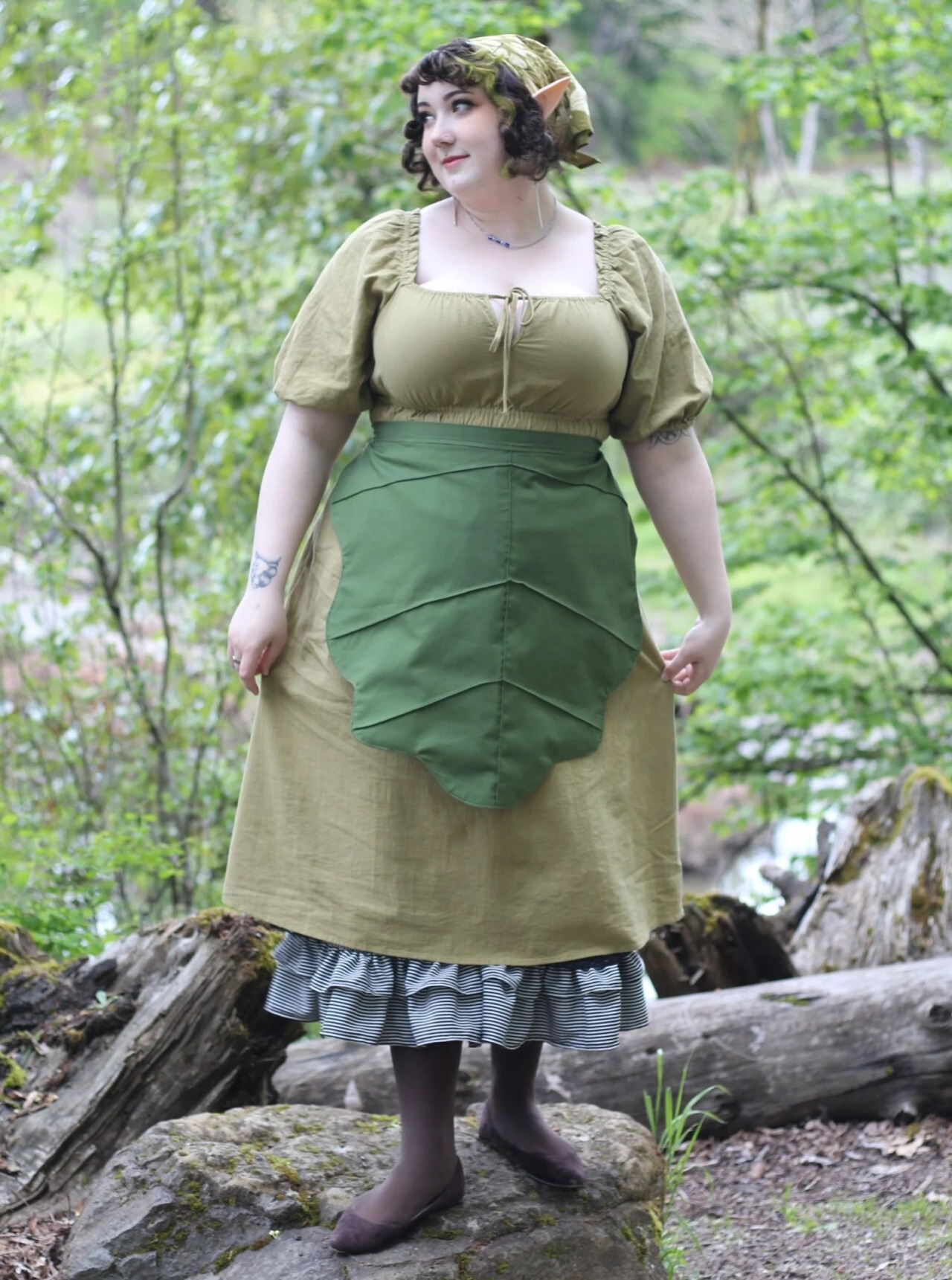 Fae Leaf Apron // Dorian Gaay on Etsy