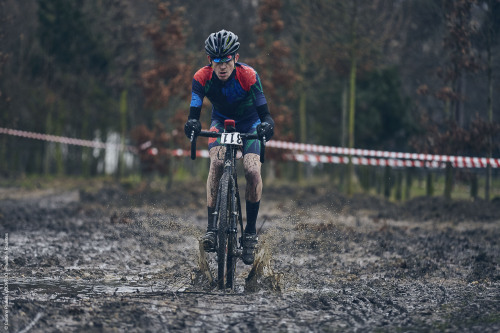 CX as it should be ! Warsawcycling floral kit on Charles. Photo by Caroline Pauleau.