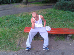 spoonsdammit:  Bring back street hustlers…. 