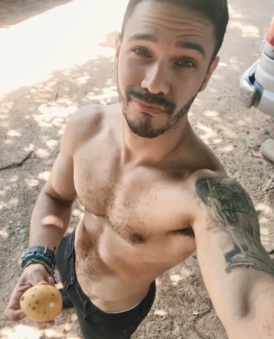 jhnwolf:  axilashombre: johnwolf