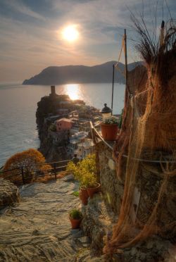 asubssoul2013:  maya47000:  Sunset on Vernazza - Liguria   This is where I wish I was at tonight….