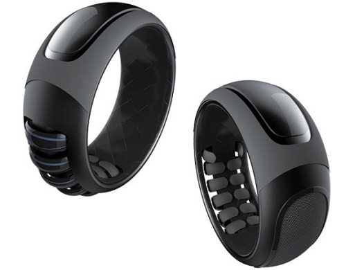 arocketumbler: valkyrierisen: kadrey: Sign Language Rings Convert Gestures To Speech &ldquo;Here