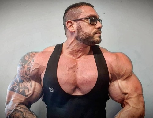 muscleobsessive: Some recent pics of cock-thumpingly, gorgeous UK giant Peter Gill. You ever get tha