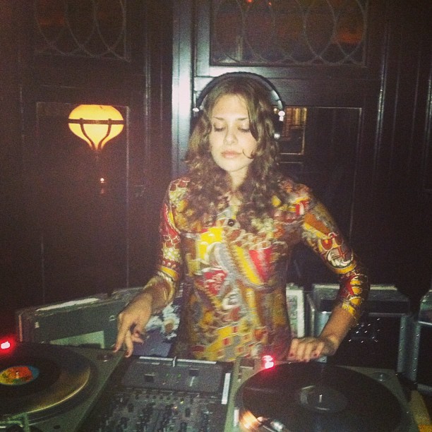 victoriarawlins:  Thankful for good friends playing good music @pizzaparty69 @novacancyla
