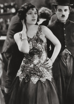  Georgia Hale & Charlie Chaplin ~ The