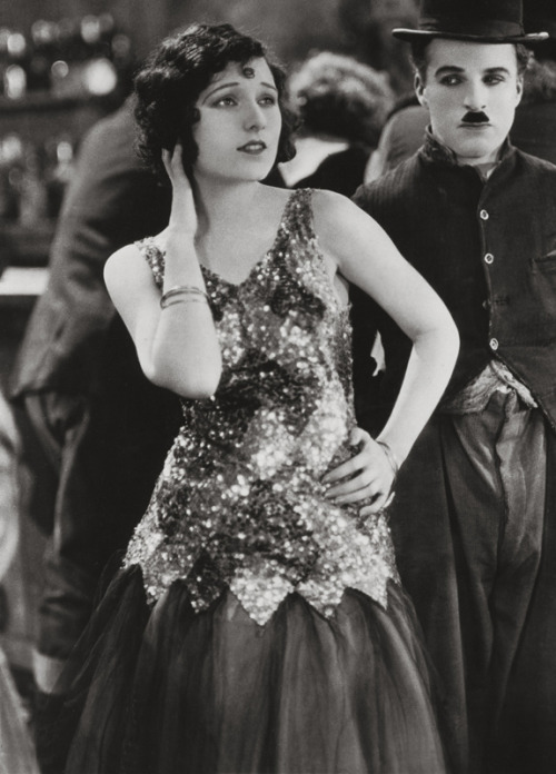  Georgia Hale & Charlie Chaplin ~ The Gold Rush (1925) 