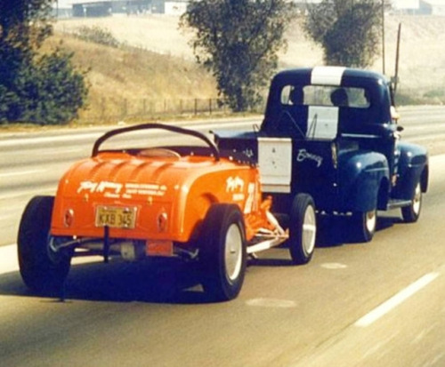 justahillbillyfromouterspace:  Tony Nancy’s original “22 Jr.”, being flat towed by