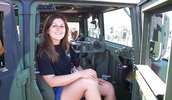 mymarinemindpart2:  Sexy Military gals pt 3