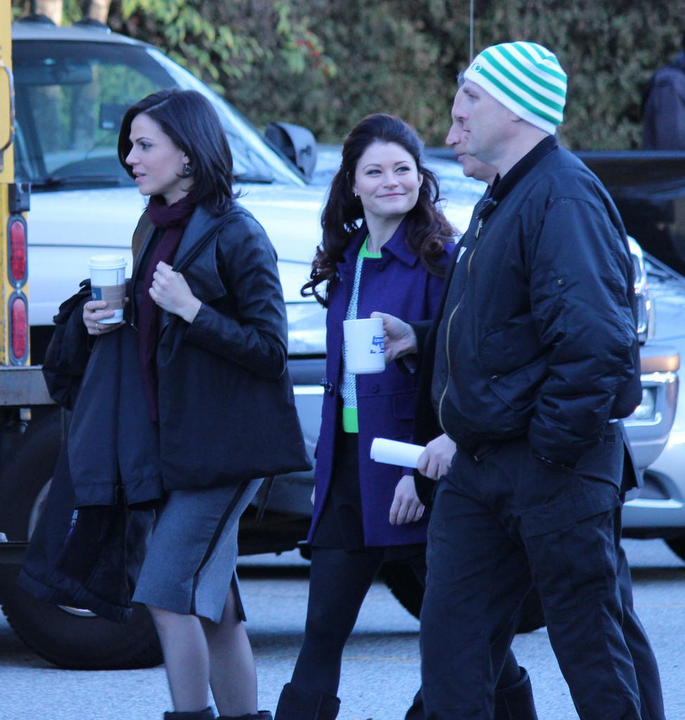 hookier:  Lana, Emilie and Robert on set - 03/17/14 &amp; 03/18/14 (x) 