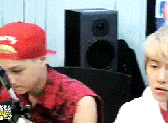 byunbunnie:  baek singing don’t go and then realizing he’s on camera 