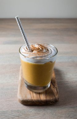 foodffs:  Pumpkin Pie Smoothie  Really nice