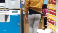 Dat grocery shoppin ass…   http://www.tumblr.com/blog/lovebuttandstuff