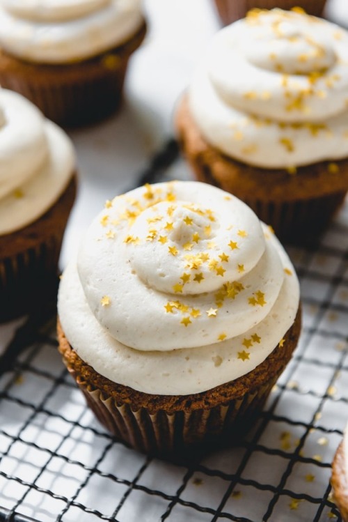 sweetoothgirl:Gingerbread Cupcakes