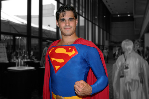 gaysupermanfantasy: Superman always with that “I can do it” smirk. 