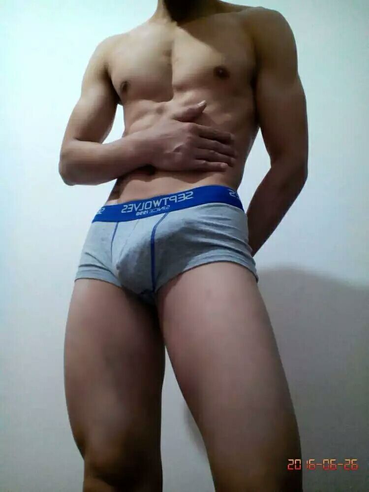 matthewinsh:  Do remember this hot guy. Jeff, he just show me some new photos. Continue